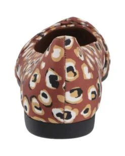 Naturalizer Women Flats Renata, Brown Multi Spotted Leopard Fabric -NATURALIZER Sales 61OjSS2AsUL. AC SR736920